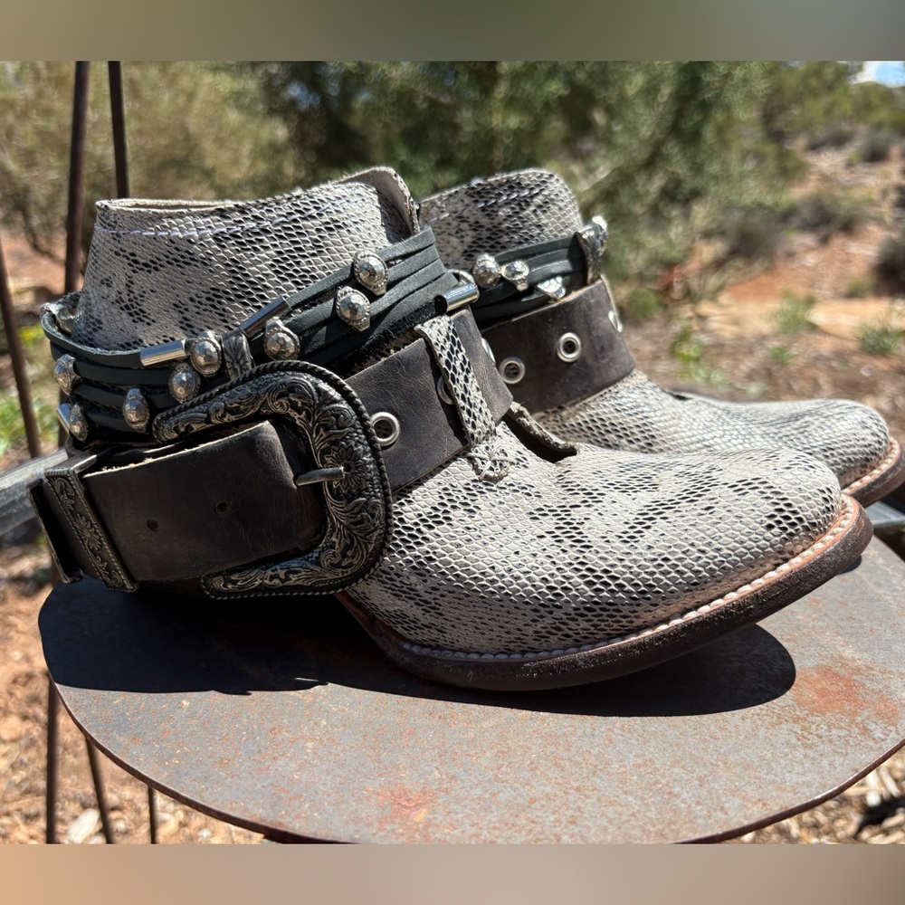 Freebird By Steven Saloon Booties - Picture 5 of 16